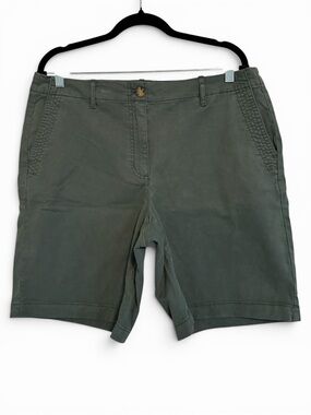 J. Jill Dark Green Flat Front Shorts with Trapunto Stitching Sz 12